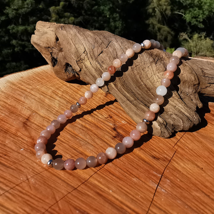 Edelsteinkette BEWUSST SEIN mit Mondstein Mix 6mm Kugeln S925