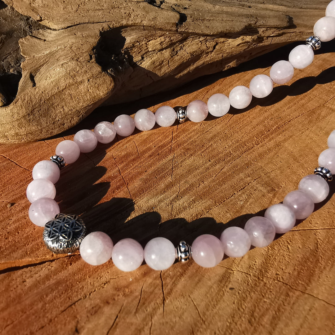 Edelsteinkette ZENTRIERUNG & AURASCHUTZ mit KUNZIT Lebensblume 6mm Kugeln S925