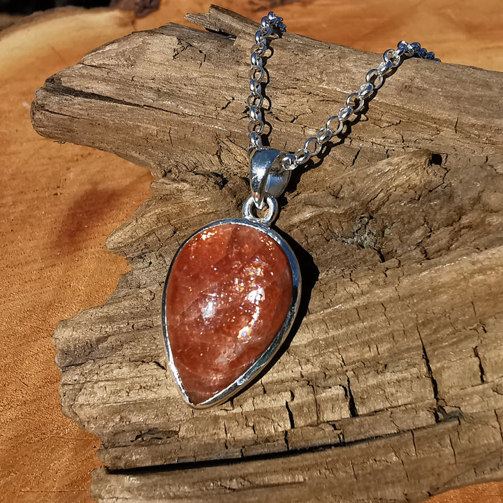 Sonnenstein Extraqualität Tropfen gefasst in Silber 925