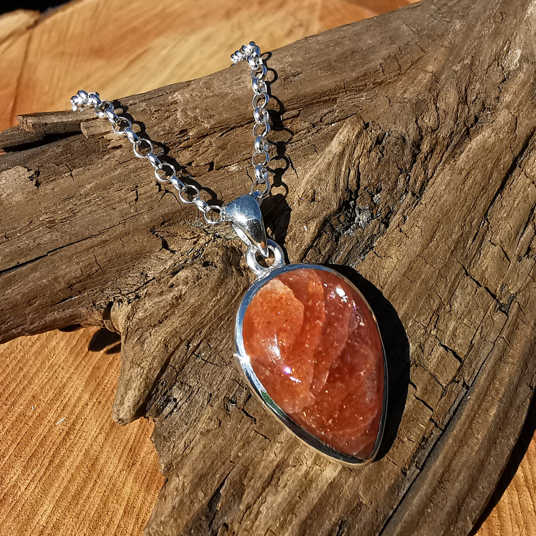 Sonnenstein Extraqualität Tropfen gefasst in Silber 925