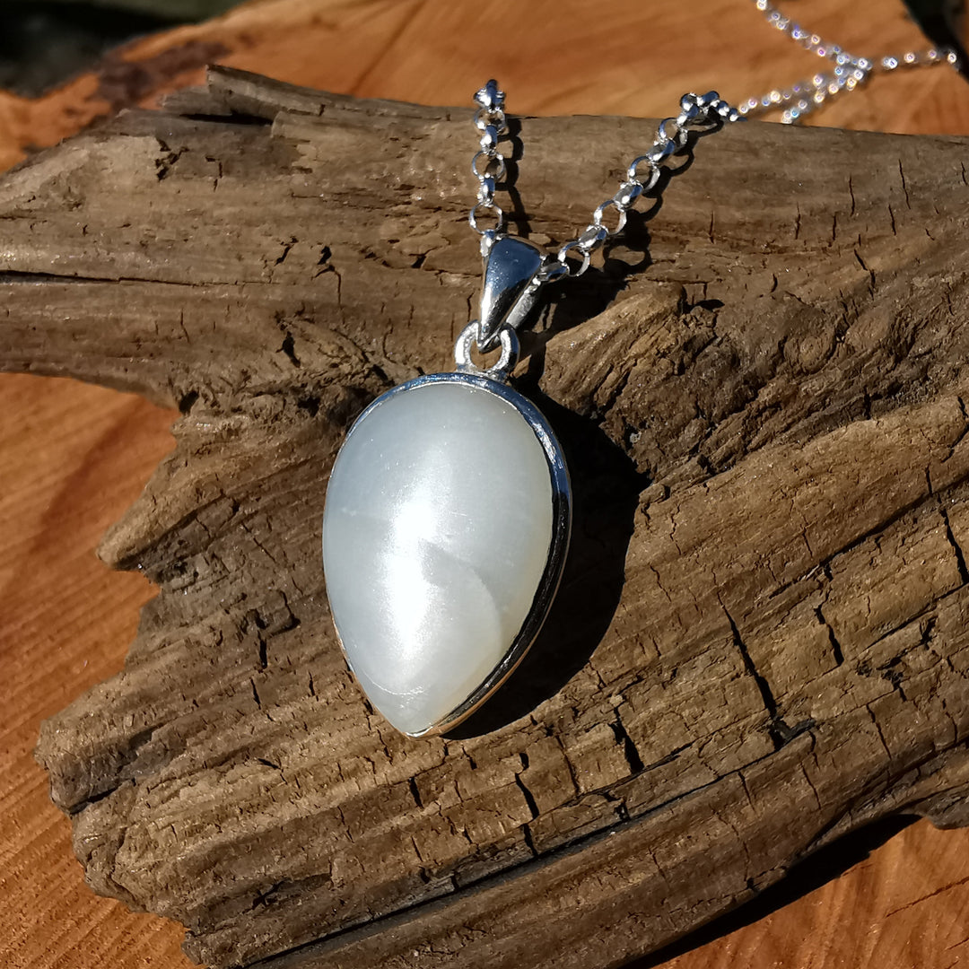 Mondstein Tropfen einmalige Extraqualität gefasst in Silber 925