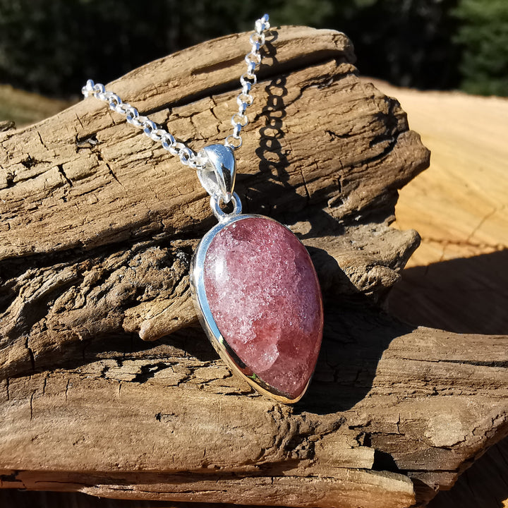 Erdbeerquarz Red Healer Extraqualität Tropfen gefasst in Silber 925