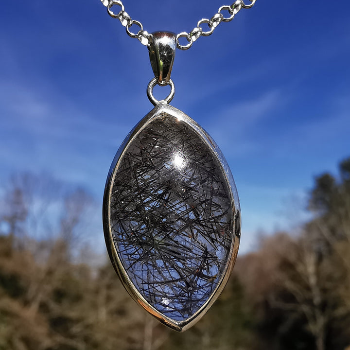 Schwarzer Turmalin Quarz Extraqualität Anhänger gefasst in Silber 925