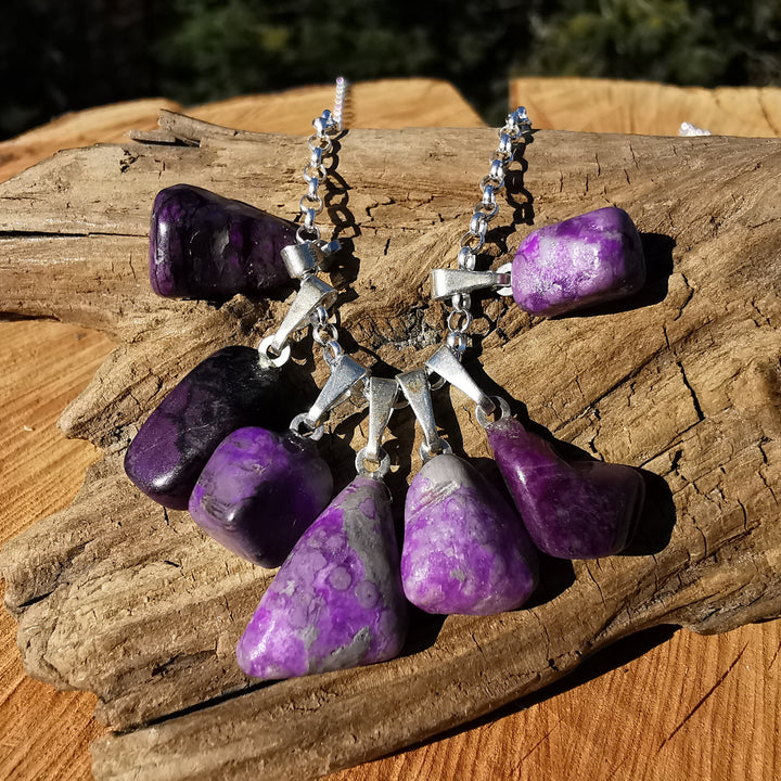 Sugilith Anhänger mit S925 Stiftösen zur individuellen Auswahl