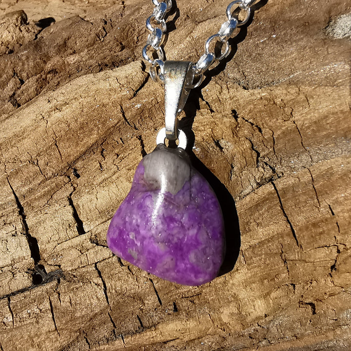 Sugilith Anhänger mit S925 Stiftösen zur individuellen Auswahl