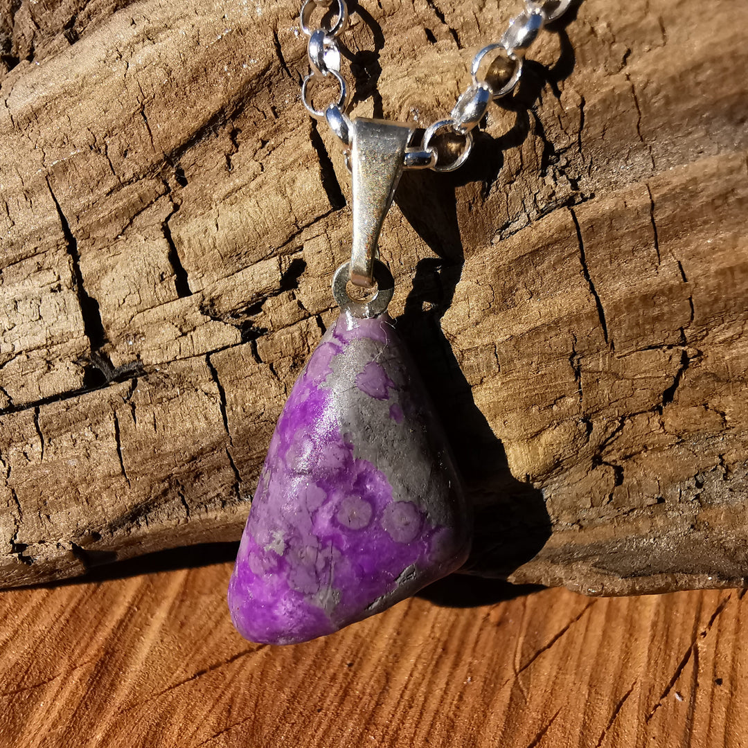 Sugilith Anhänger mit S925 Stiftösen zur individuellen Auswahl