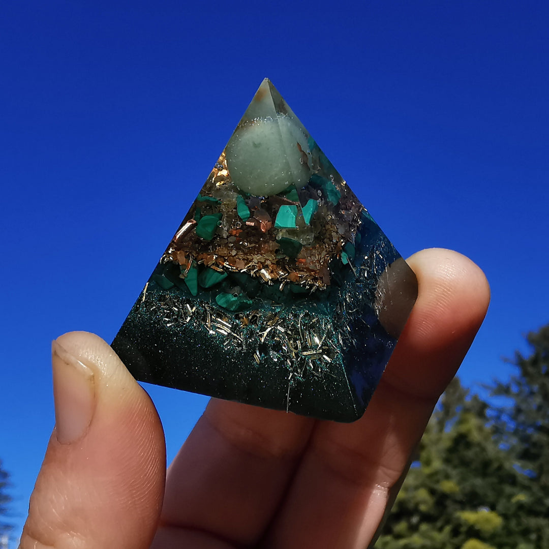 Orgone Mini Pyramide NEUBEGINN →3.5cm ↑3.5cm