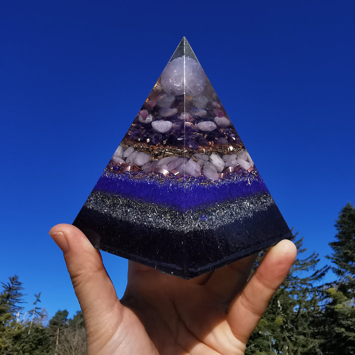 Orgone Pentagonal Pyramide HARMONIE & GOOD VIBES ⌀12.5cm ↑11cm