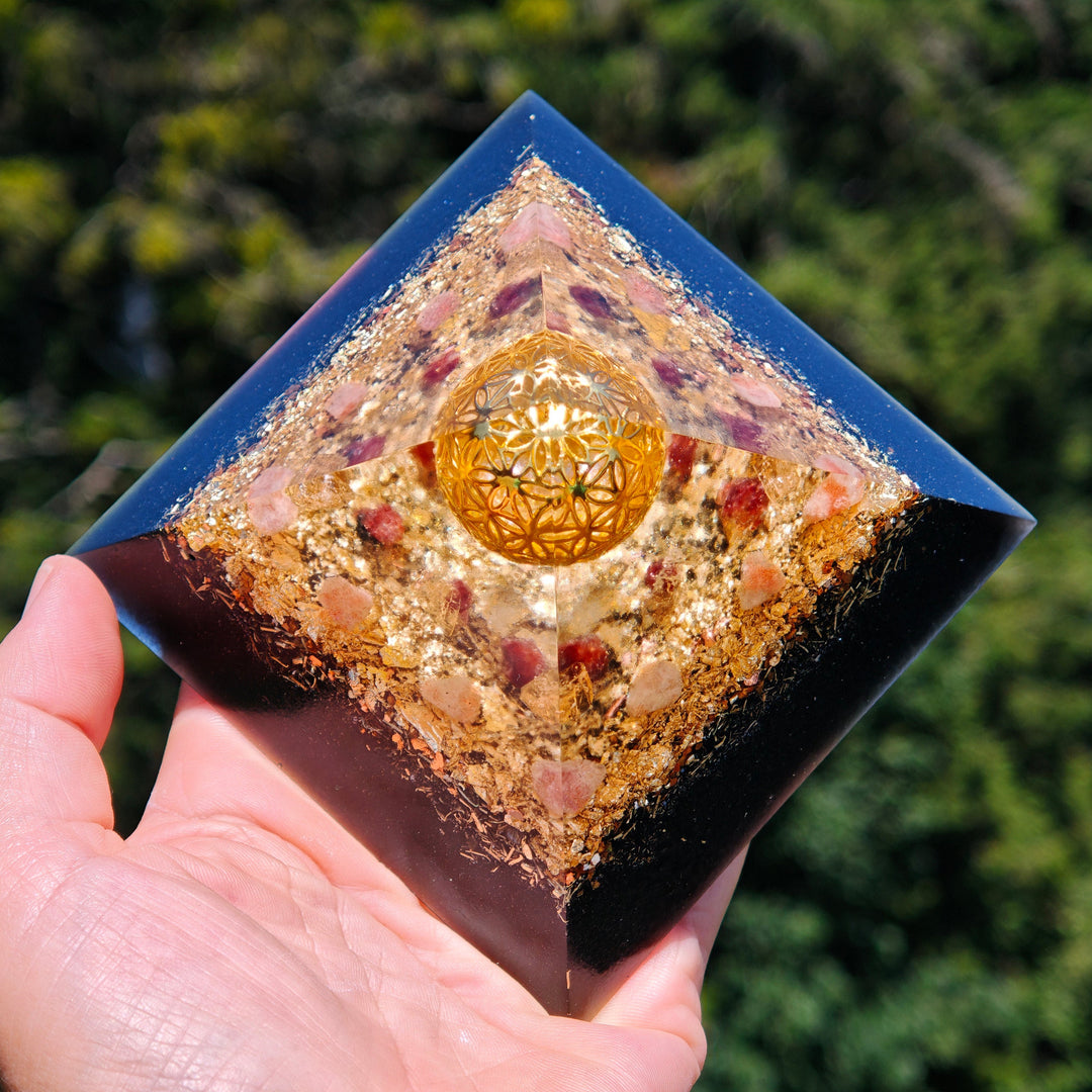 Orgone Cheops Pyramide ZUVERSICHT Goldtopas Skapolith Sonnenstein Zirkon →9.5cm ↑5.5cm
