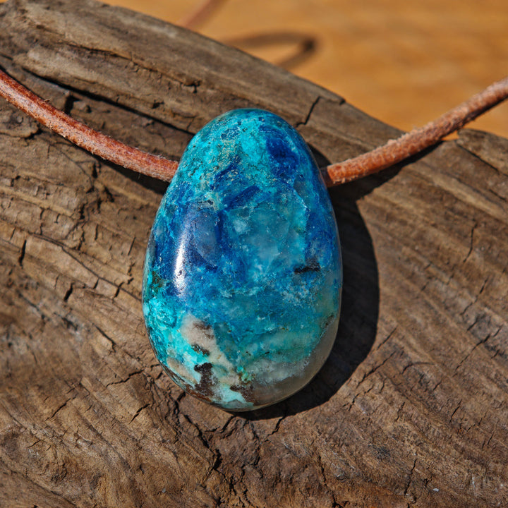 Shattuckit Trommelstein gebohrt Unikat