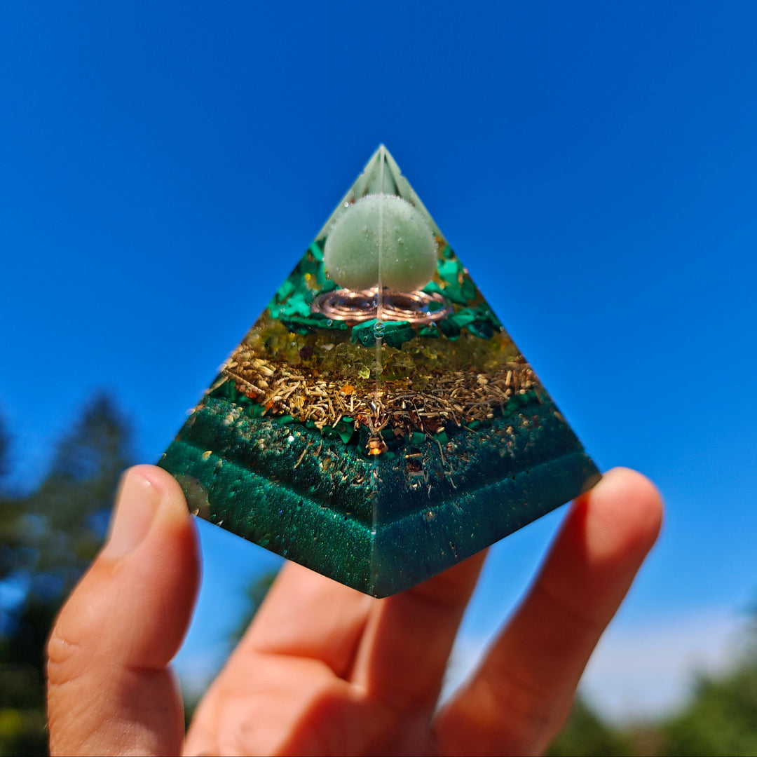 Orgone Pyramide NEUBEGINN in zwei Varianten→5cm ↑5cm