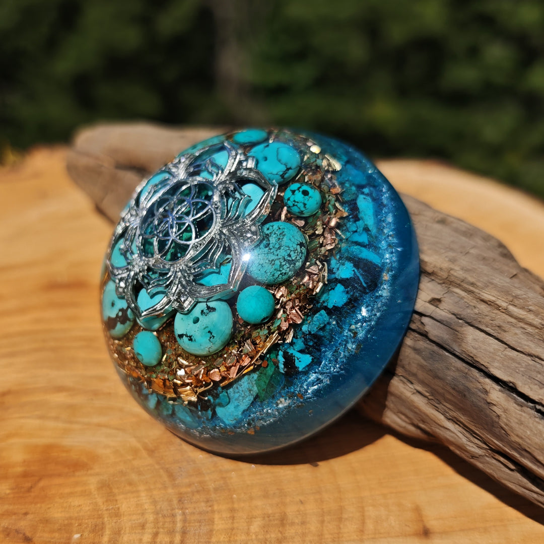 Hemisphäre SEELENFRIEDEN mit TÜRKIS MAGNESIT MALACHIT & CHRYSOKOLL 7cm