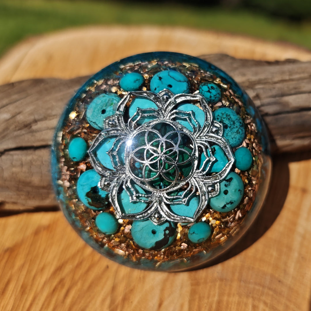 Hemisphäre SEELENFRIEDEN mit TÜRKIS MAGNESIT MALACHIT & CHRYSOKOLL 7cm