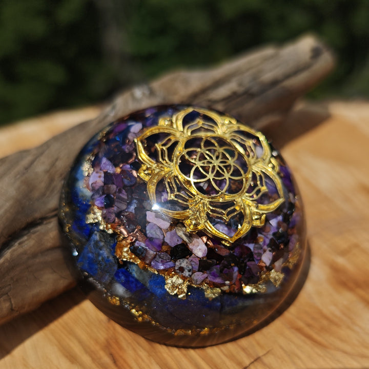 Hemisphäre SPIRITUELLES WACHSTUM mit LAPISLAZULI CHAROIT SUGILITH  7cm