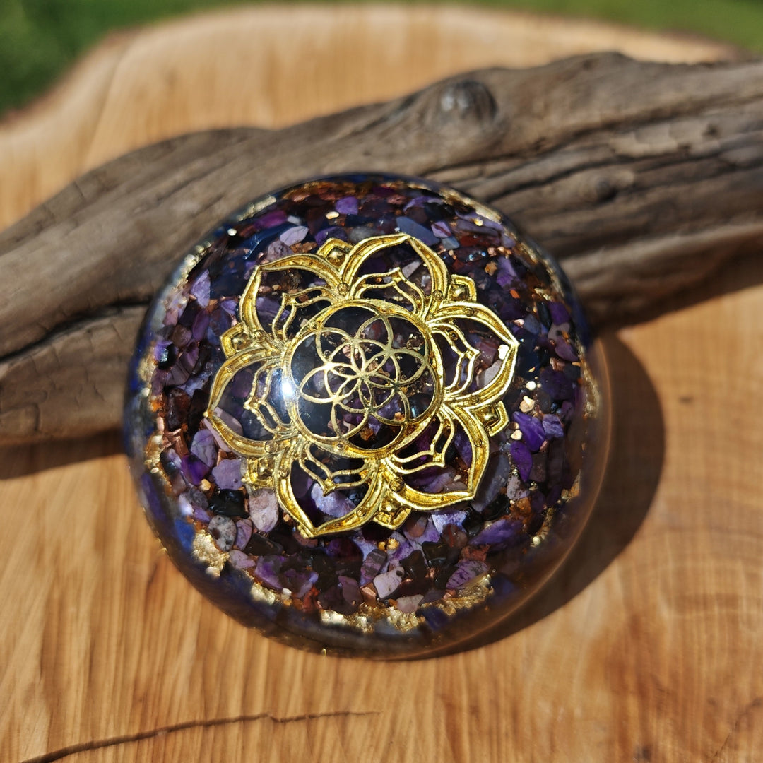 Hemisphäre SPIRITUELLES WACHSTUM mit LAPISLAZULI CHAROIT SUGILITH  7cm