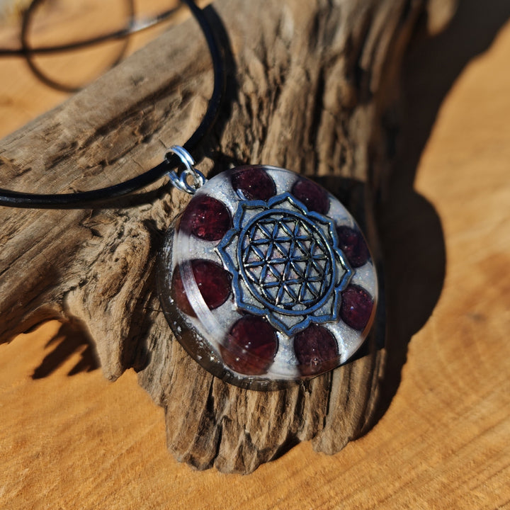 Orgone Anhänger WIDERSTANDSKRAFT Granat Edelschungit Lebensblume S925 Spaltring ⌀3cm ↑1cm