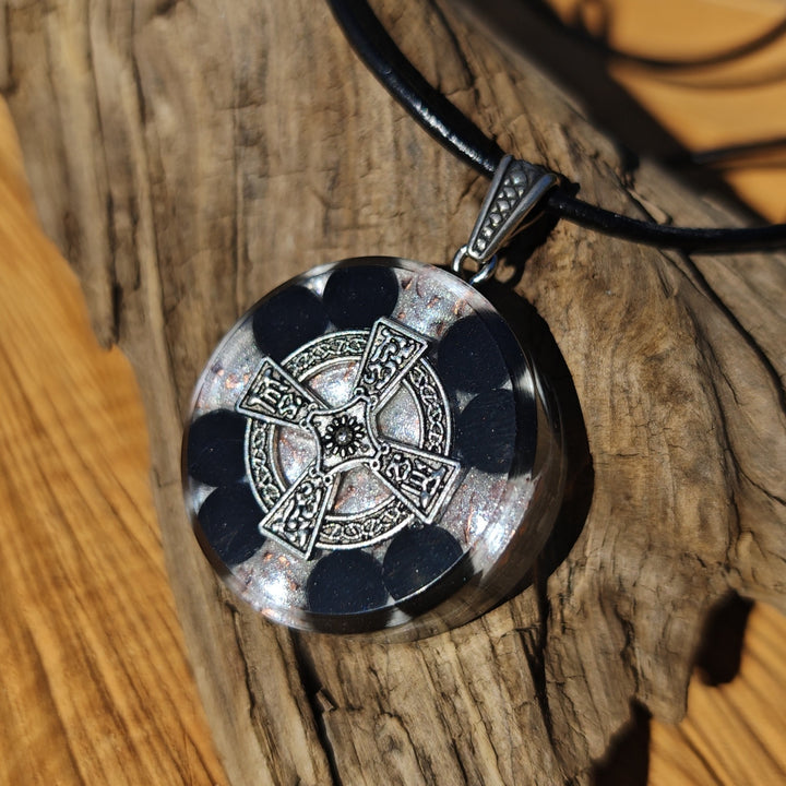 Orgone Anhänger ENERGETISCHER SCHUTZ Schwarzer Turmalin Edelschungit Kelten Kreuz S925 Schlaufe ⌀3cm ↑1cm