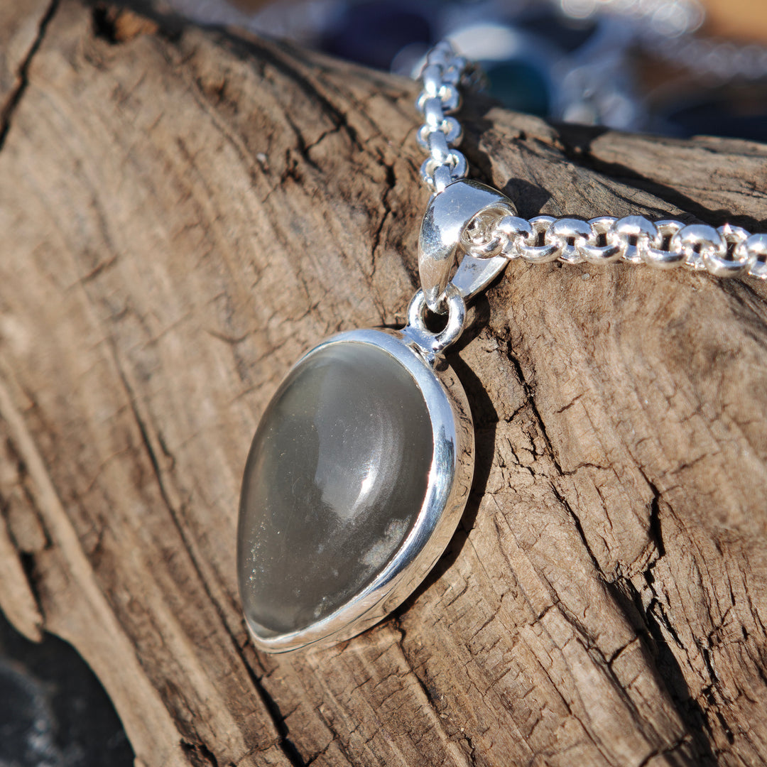Mondstein grau Tropfen einmalige Extraqualität gefasst in Silber 925