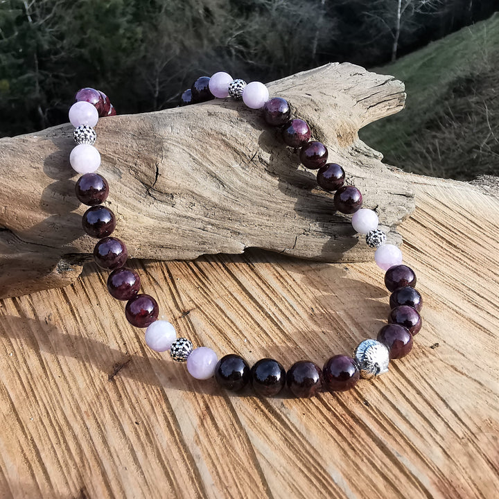 Edelsteinkette WIDERSTANDKRAFT mit Granat & Kunzit und Lebensbaum 8mm