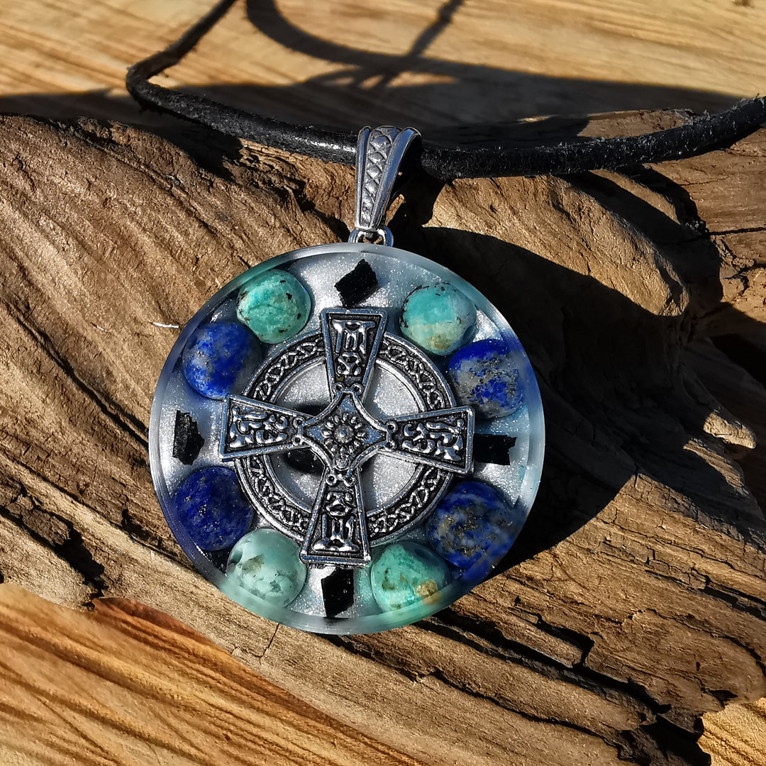 Orgone Anhänger INTUITION mit Chrysokoll und Lapislazuli Kelten Kreuz S925