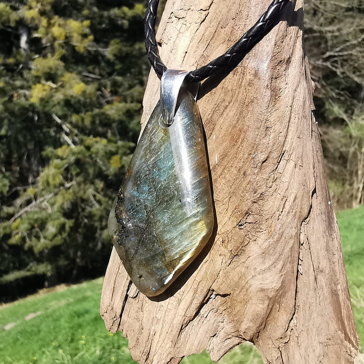 Labradorit Cabochon Anhänger handgeschliffen mit Anhängerschlaufe S925