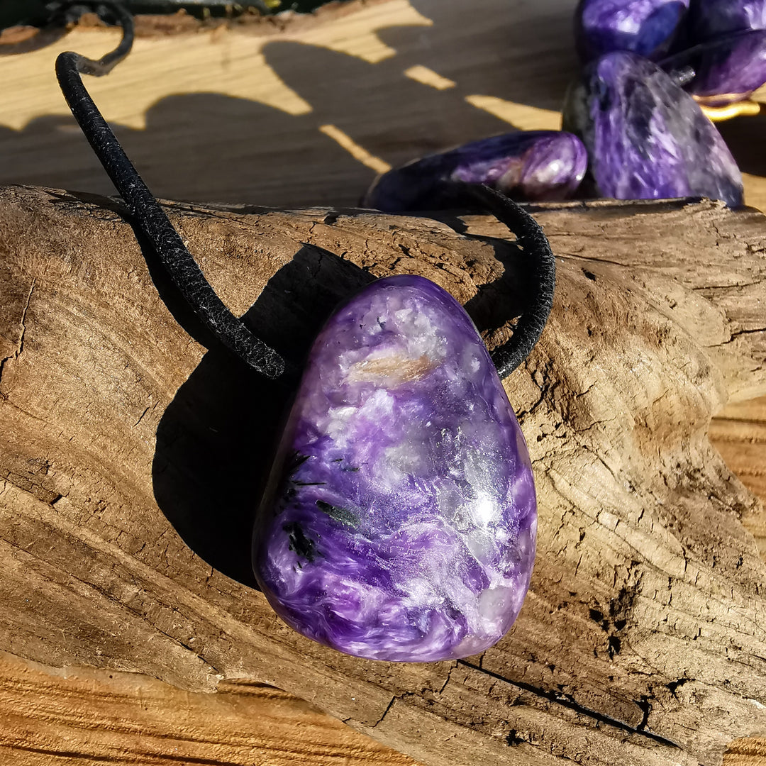 Charoit (Gelassenheit) Trommelstein gebohrt Unikate 7 Stück zur Auswahl